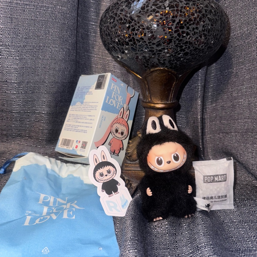 Labubu Pin for Love Series Vinyl Plush Pendant “R” The Monsters Popmart